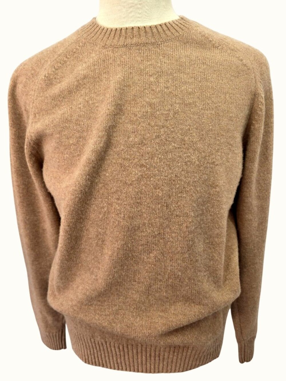 UNIQLO 100% Wool Crewneck Sweater Mens Sz M Camel Beige Preppy Medium Weight